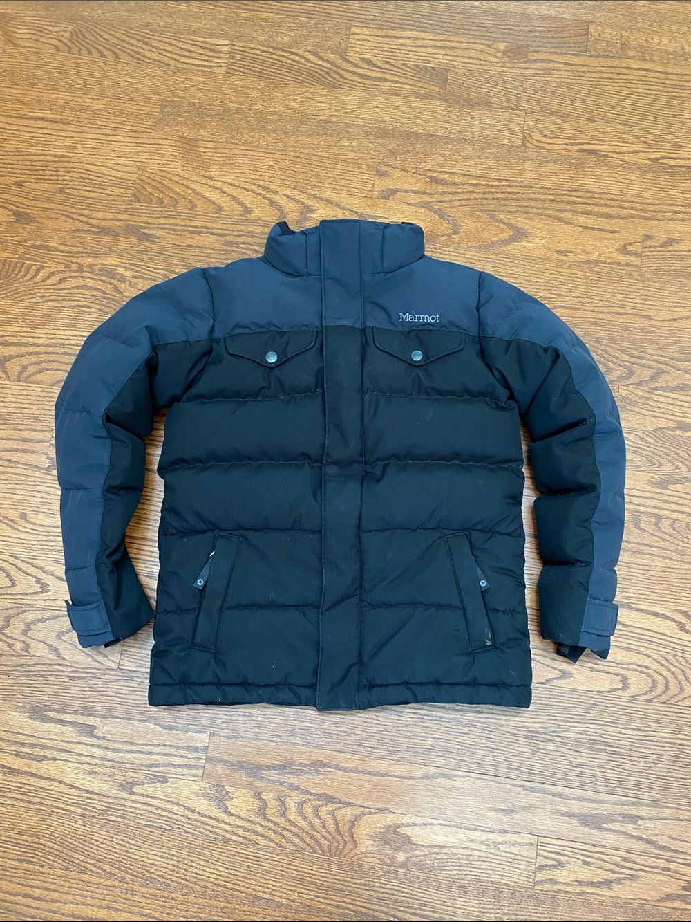 Marmot Boys Two-Tone Black & Charcoal Puffer Jacket. Size L 10-12